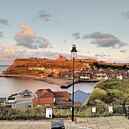 Holiday home Endeavour Sleeps 6