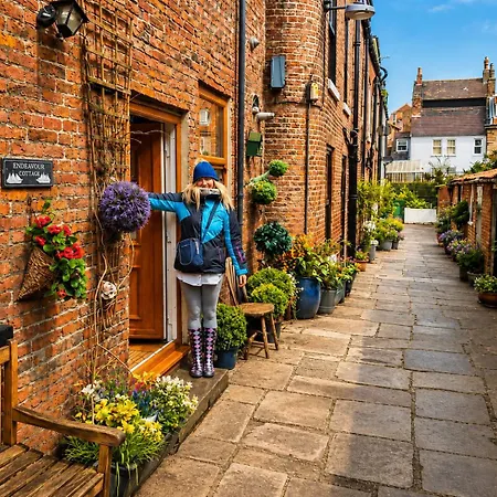 Holiday home Endeavour Quiet Old Yard Fishermans *