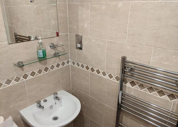 Endeavour Quiet Old Yard Fishermans Whitby