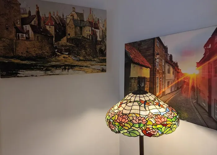 Endeavour Quiet Old Yard Fishermans Holiday home *