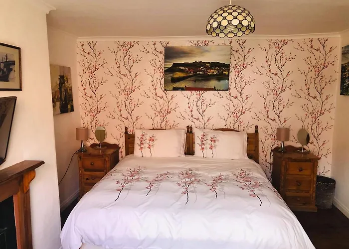 Endeavour Quiet Old Yard Fishermans *