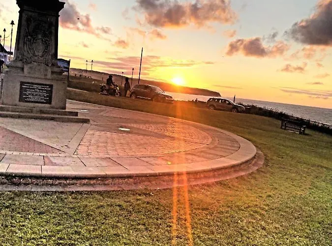 Endeavour Quiet Old Yard Fishermans Holiday home *