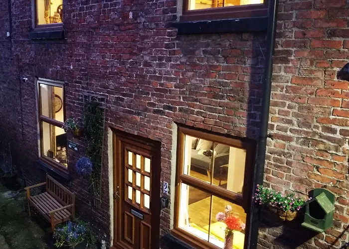 Endeavour Quiet Old Yard Fishermans