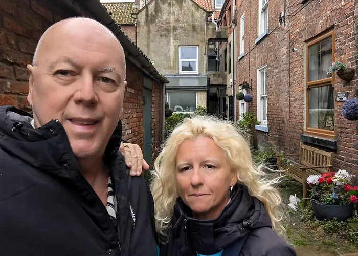 Endeavour Quiet Old Yard Fishermans Holiday home